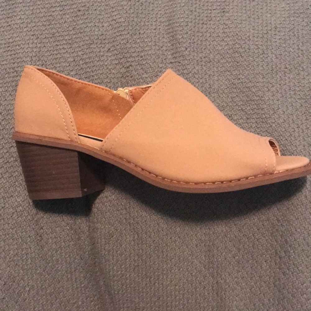 Tan heels